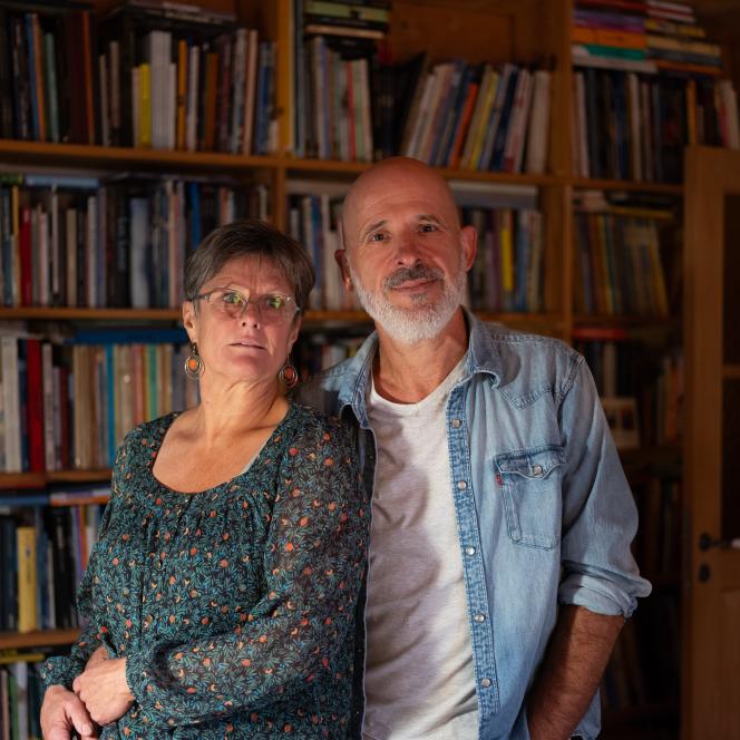 Etienne Davodeau et sa compagne, Françoise Roy, à Rablay-sur-Layon (Maine-et-Loire), le 27 novembre 2025.