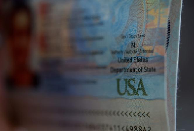 Passeport américain sur lequel la mention « M » est inscrite pour le genre de son titulaire. Le 6 novembre 2025 à San Anselmo, en Californie.