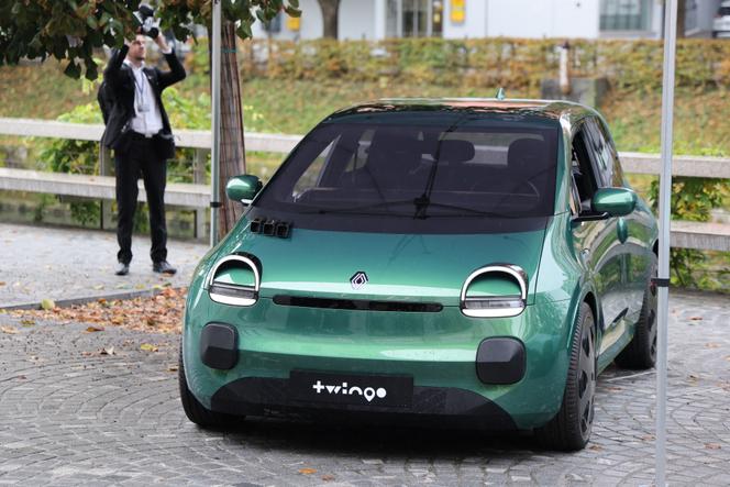 La Twingo électrique, présentée à Ljubljana le 21 octobre 2025, sera assemblée en Slovénie.