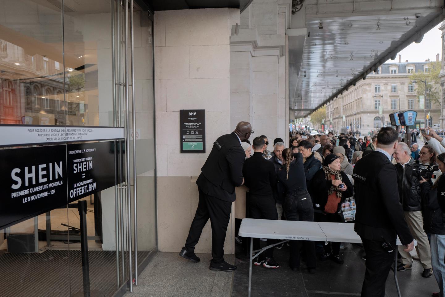 Lâ€™ouverture du magasin Shein parisien met le bazar au BHV, entre cohue, dÃ©ceptions et...