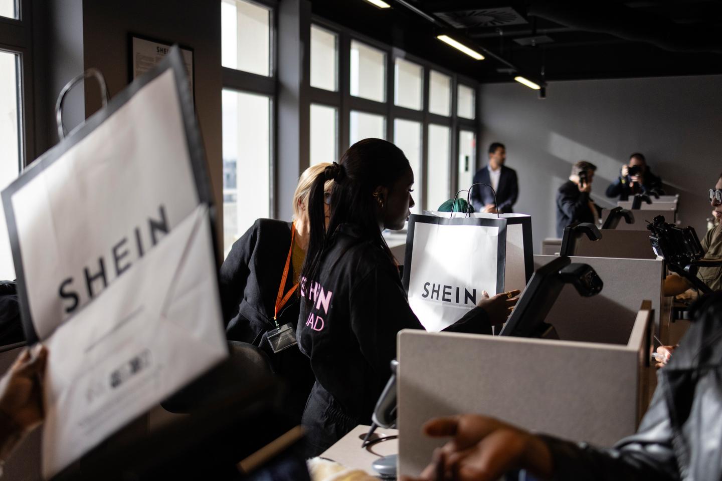 En France, l’ultra-fast-fashion et la seconde main représentent près de 30 % des ventes de vêtements