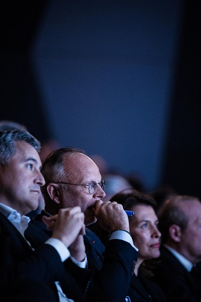 Le ministre de la justice, Gérald Darmanin, et le président d’Horizons, Edouard Philippe, lors du congrès régional de ce parti, à Lille, le 16&nbsp;mars&nbsp;2025.