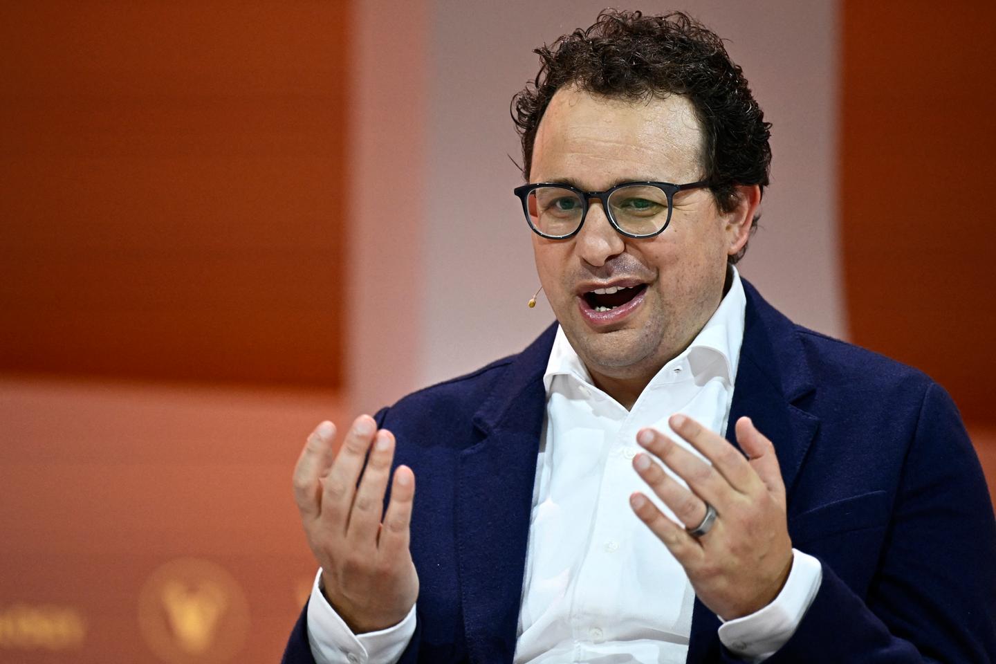 Intelligence artificielle : après OpenAI, la start-up Anthropic ouvre un bureau à Paris