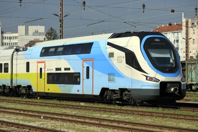 Une rame à deux niveaux de la Westbahn, série 4100, construite par le chinois CRRC, à la gare de Wien-Penzing, à Vienne, le 27 septembre 2023.