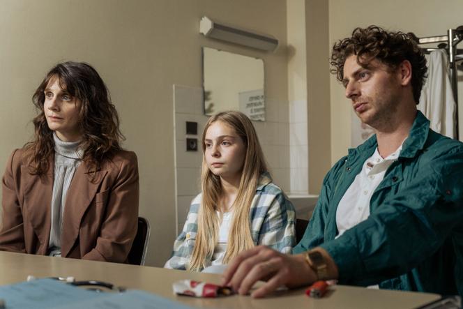 Judith Chemla (Alice), Tessa Dumont Janod (Elisabeth adolescente) et Pablo Pauly (Jacques), dans « Les Rêveurs », d’Isabelle Carré.