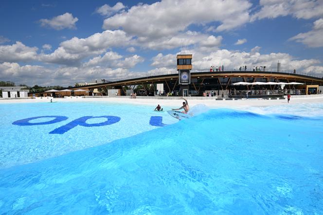 Lors de l’inauguration d’O2 Surftown, le premier parc de surf d’Allemagne, à Munich, le 10 août 2024.