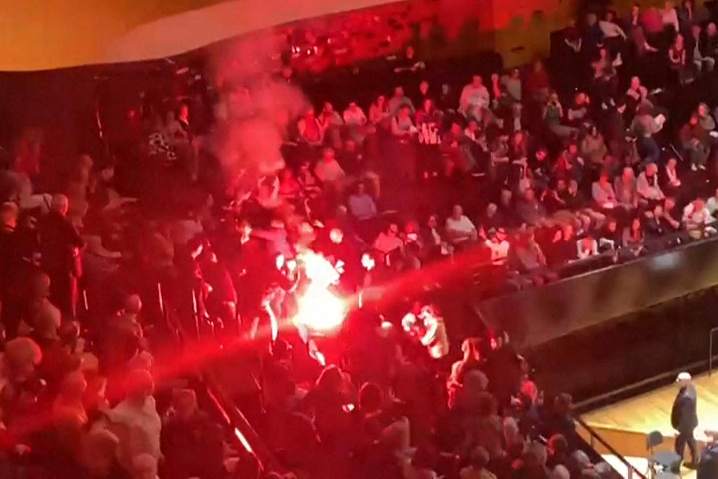 Philharmonie de Paris : deux personnes jugées en mai après des incidents en lien avec la perturbation du concert de l’Orchestre philharmonique d’Israël Philharmonie de Paris : deux personnes jugées en mai après des incidents en lien avec la perturbation du concert de l’Orchestre philharmonique d’Israël