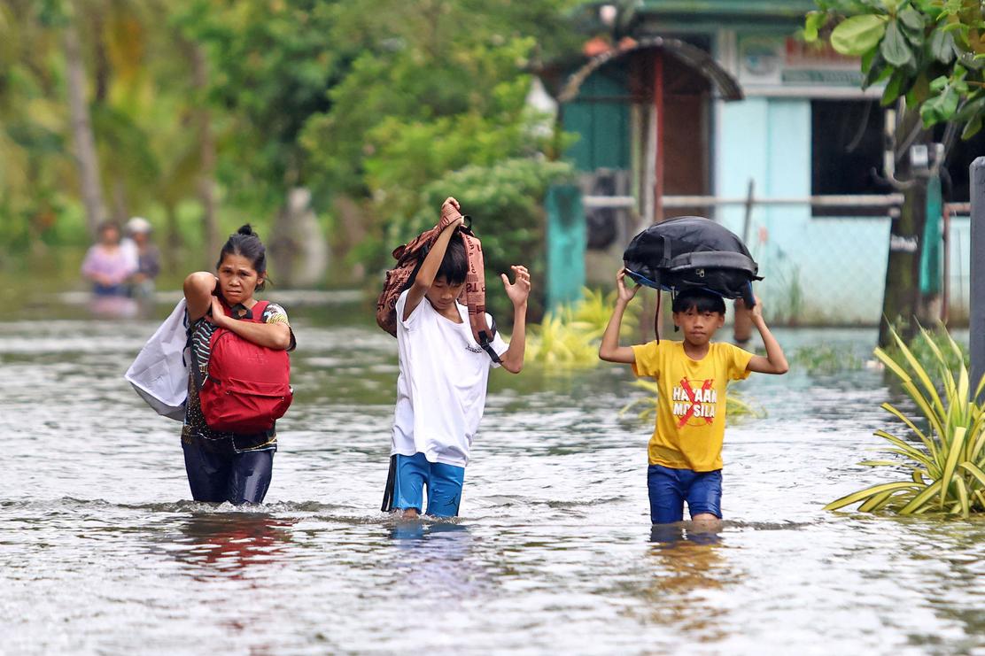 Après la tempête Kalmaegi, un super-typhon s’approche des Philippines où près d’un million de personnes ont été évacuées