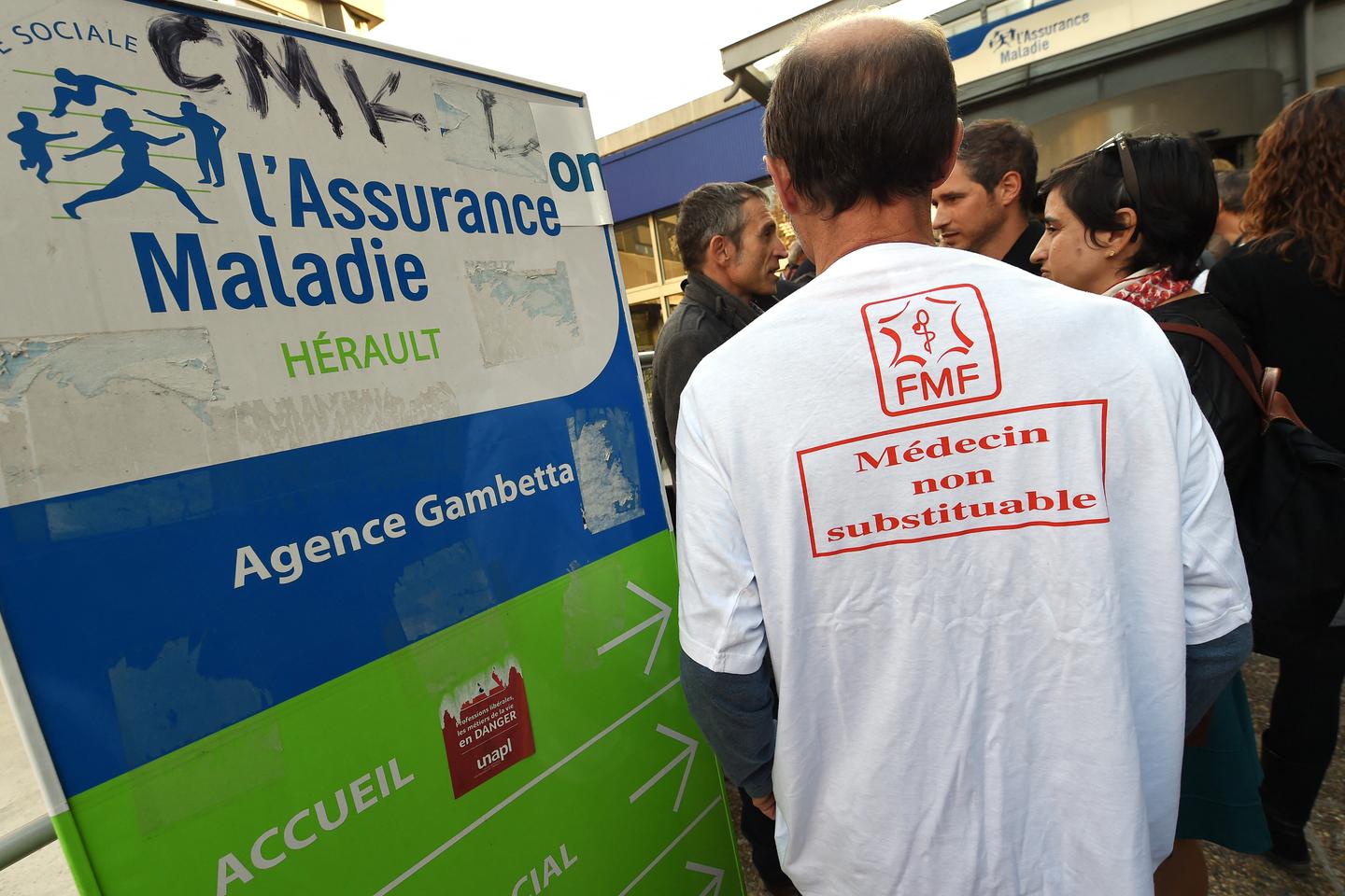 Budget de la « Sécu » : des médecins opposés à une surcotisation sur leurs dépassements d’honoraires