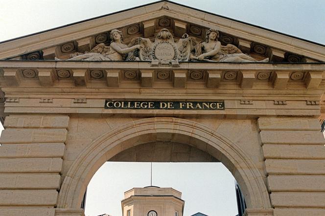 L'entrée du Collège de France à Paris, en avril 2022. 
