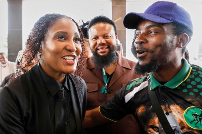 Duduzile Zuma-Sambudla, députée du parti Umkhonto we Sizwe et fille de l’ancien président sud-africain Jacob Zuma, lors de son procès pour terrorisme, à la Cour suprême de Durban, en Afrique du Sud, 10 novembre 2025.