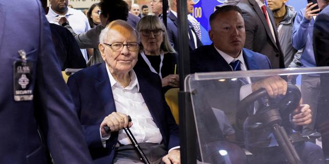 'There is one issue on which Warren Buffett does not compromise: The greed of corporate executives'