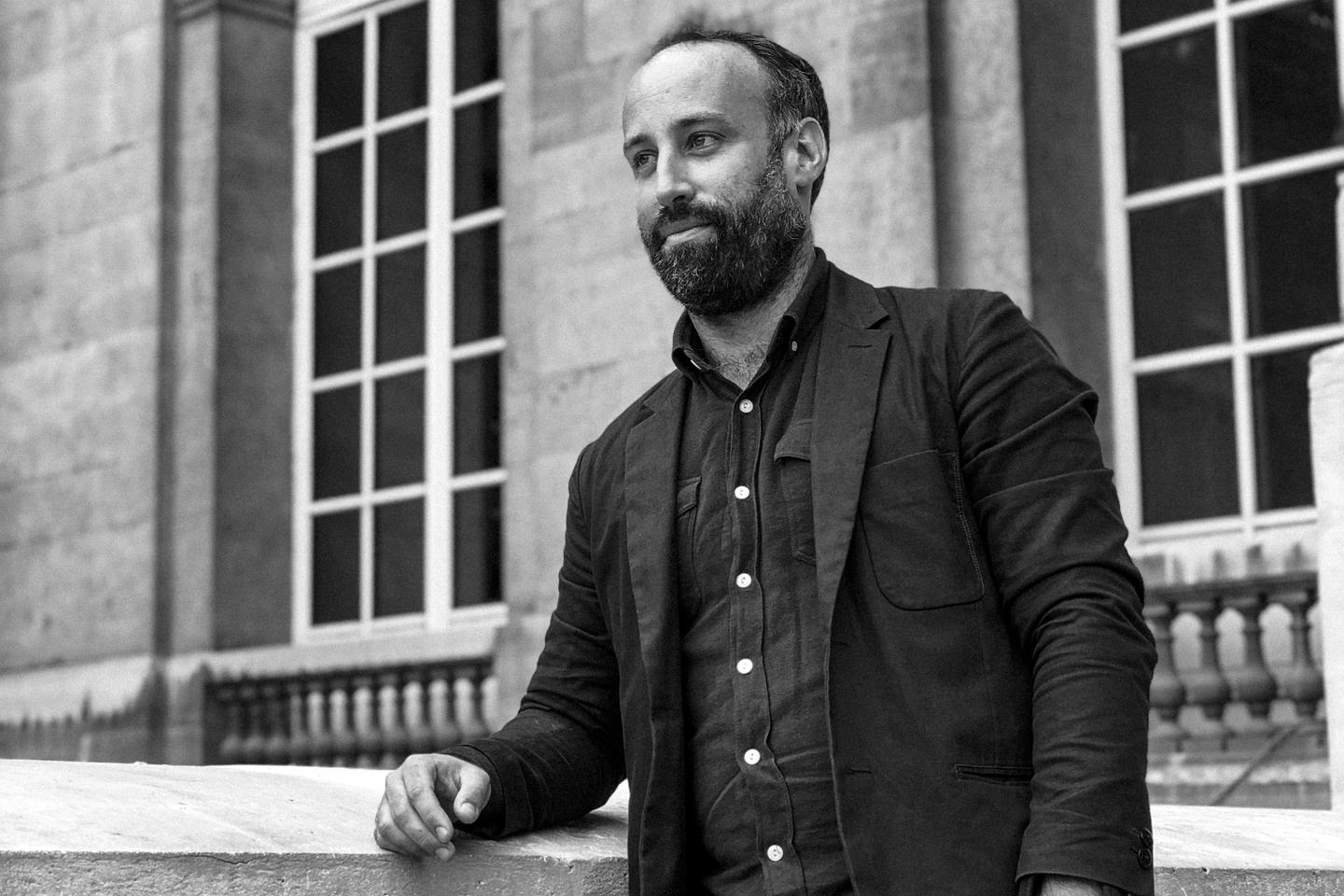 Arthur Dénouveaux, rescapé du Bataclan : « Les 10 ans du 13-Novembre, c’est peut-être le dernier moment pour écrire tous ensemble une sorte de roman national »