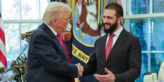 A Washington, le président syrien, Ahmed Al-Charaa, confirme sa mue politique et son rapprochement avec les Etats-Unis
