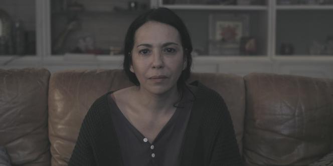 Carima Amarouche (« Sonia »), dans le docufiction « 13 novembre, le choix de Sonia », de David André et Violette Lazard.
