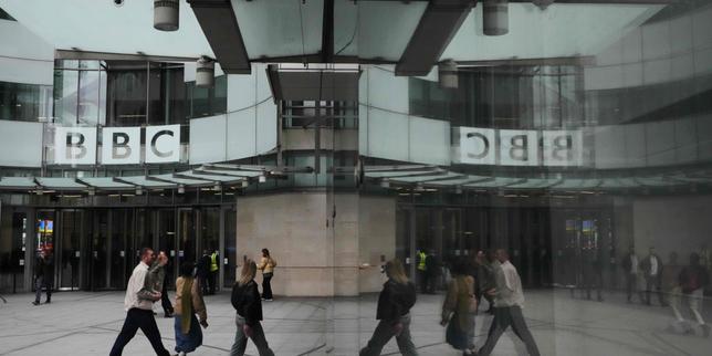 BBC apologizes to Trump, rejects defamation claim