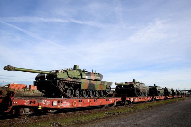 Des chars Leclerc, à la base militaire de Mourmelon-le-Grand, dans le nord-est de la France, le 8 novembre 2022.