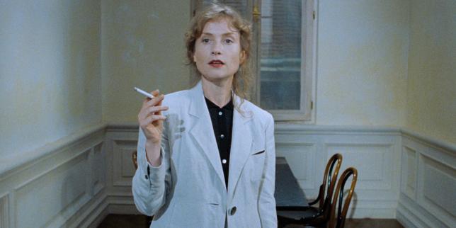 Le retour en salle de « Malina », une plongée dans la psyché d’une femme de lettres en surchauffe