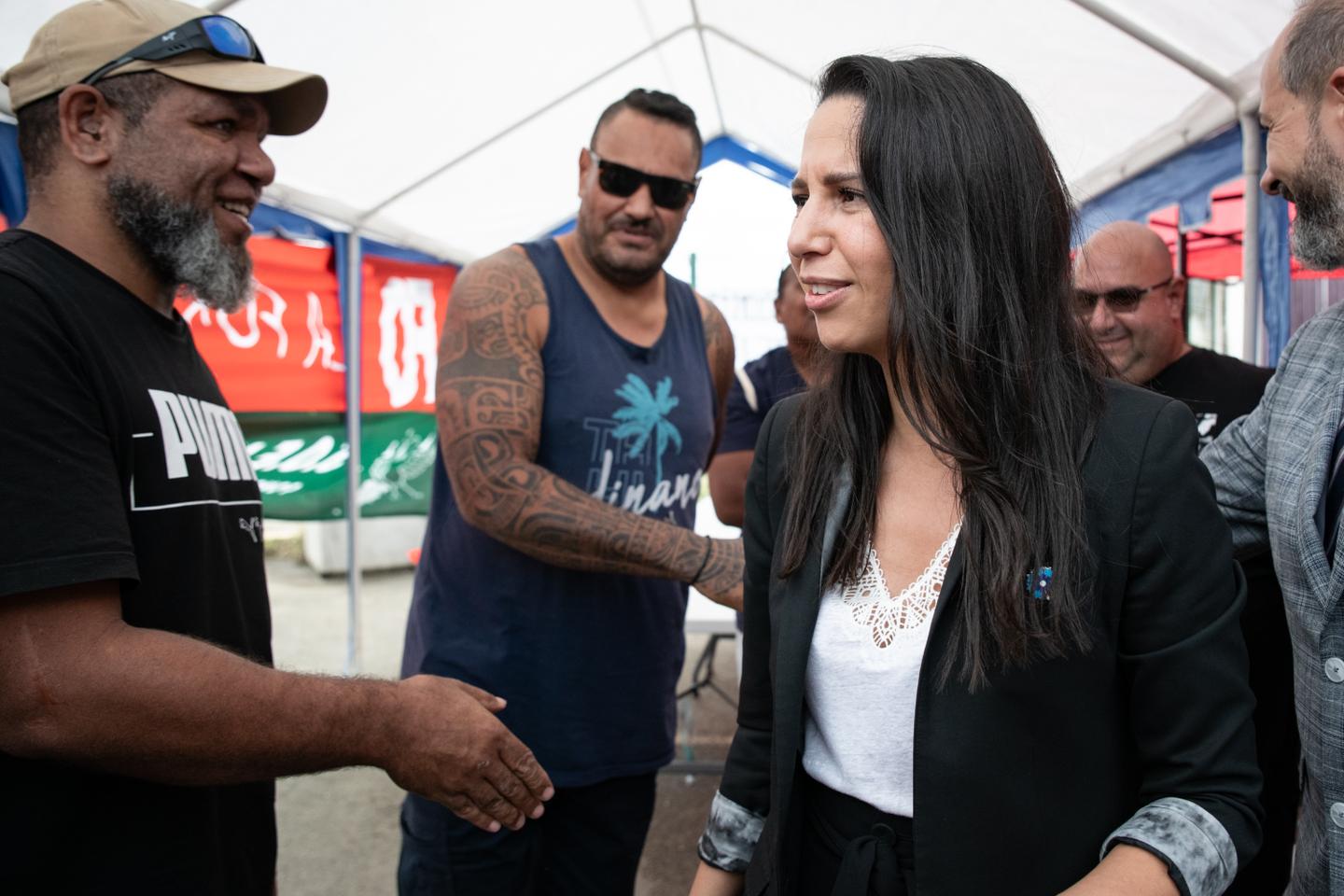 En Nouvelle-Calédonie, Naïma Moutchou annonce une « consultation citoyenne anticipée » avant la révision constitutionnelle