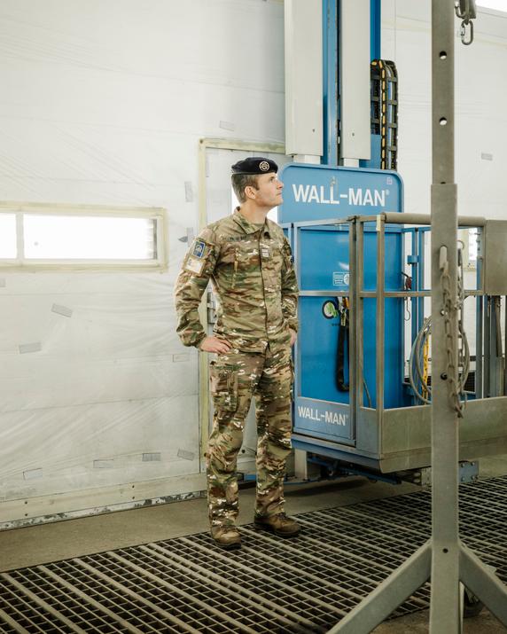 Le colonel Philippe Le Bot, chef de corps du 6ᵉ RMat, au détachement de Gresswiller (Bas-Rhin), le 14 octobre 2025.