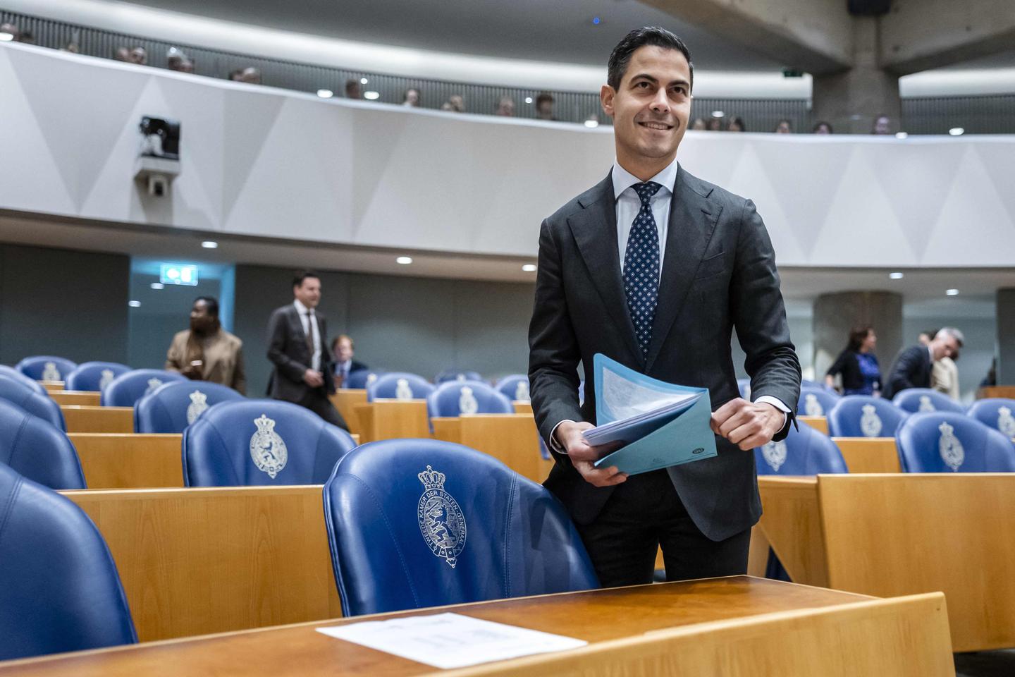 Netherlands sees uncertain victory against populism