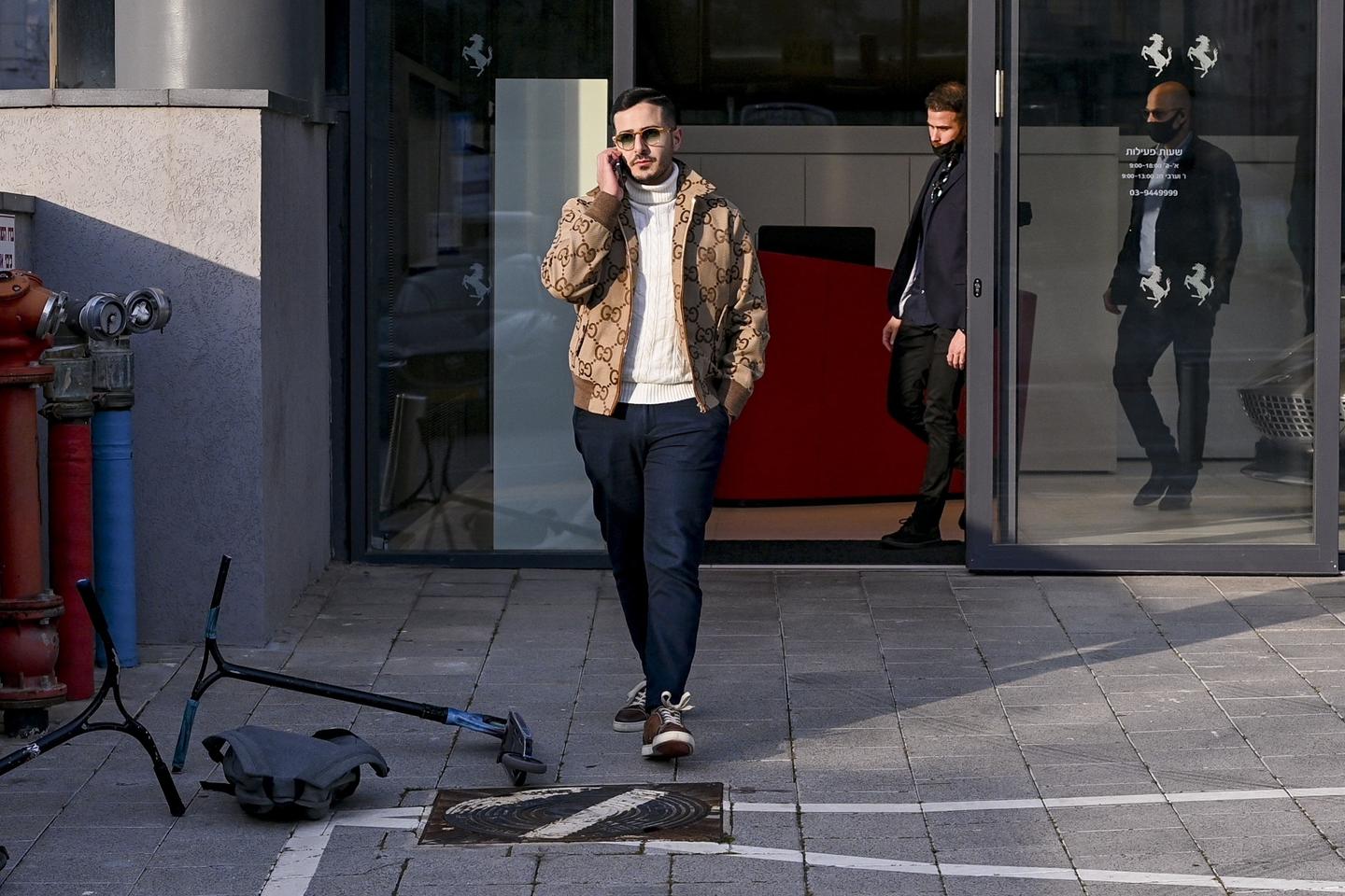 « L’arnaqueur de Tinder » : Simon Leviev libéré en Géorgie après l’abandon des poursuites pour escroquerie