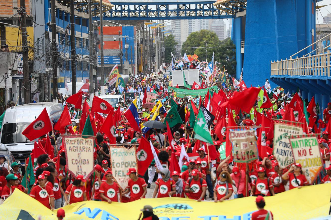 COP30 : dans les rues de Belem, au Brésil, les manifestants appellent à entendre « les vraies gens avec des vrais problèmes »