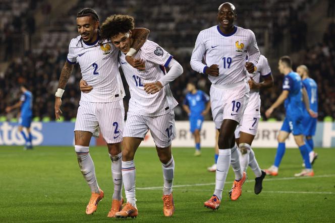 لحظة احتفال مغنس أكليوش بهدفه الأول مع منتخب فرنسا، 16 نوفمبر 2025