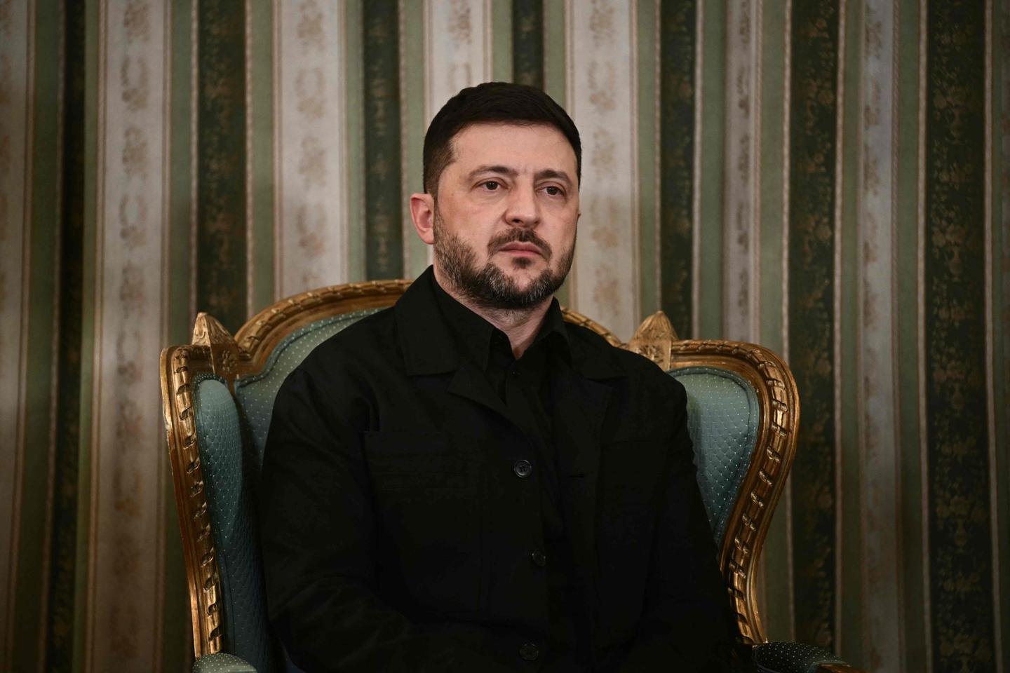 Guerre en Ukraine : fragilisé par un scandale de corruption et par l’avancée russe, Volodymyr Zelensky vient chercher du soutien à Paris