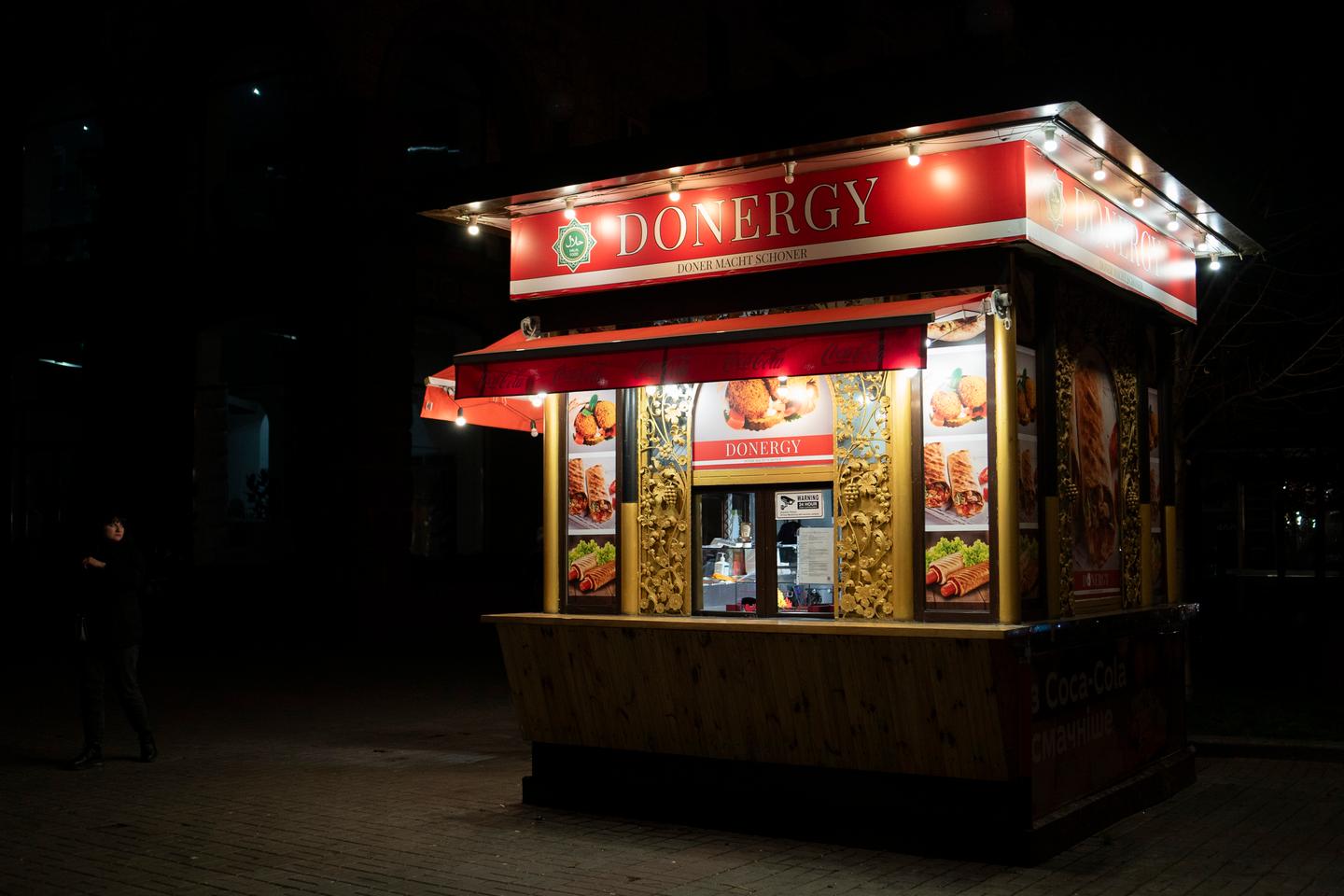 As winter arrives, Ukrainians' morale wanes amid prolonged power outages