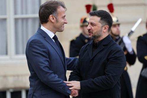 Emmanuel Macron et Volodymyr Zelensky, au palais de l’Elysée, à Paris le 17 novembre 2025.