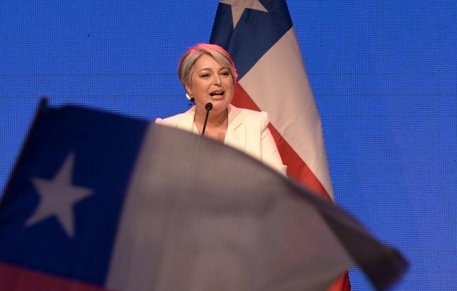 Jeannette Jara, campaigner  de la gauche à la présidentielle au Chili, à l’issue du premier tour, à Santiago, le 16 novembre 2025.