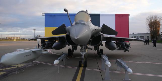 EN DIRECT, guerre en Ukraine : Volodymyr Zelensky et Emmanuel Macron se retrouvent sur la base aérienne de Villacoublay