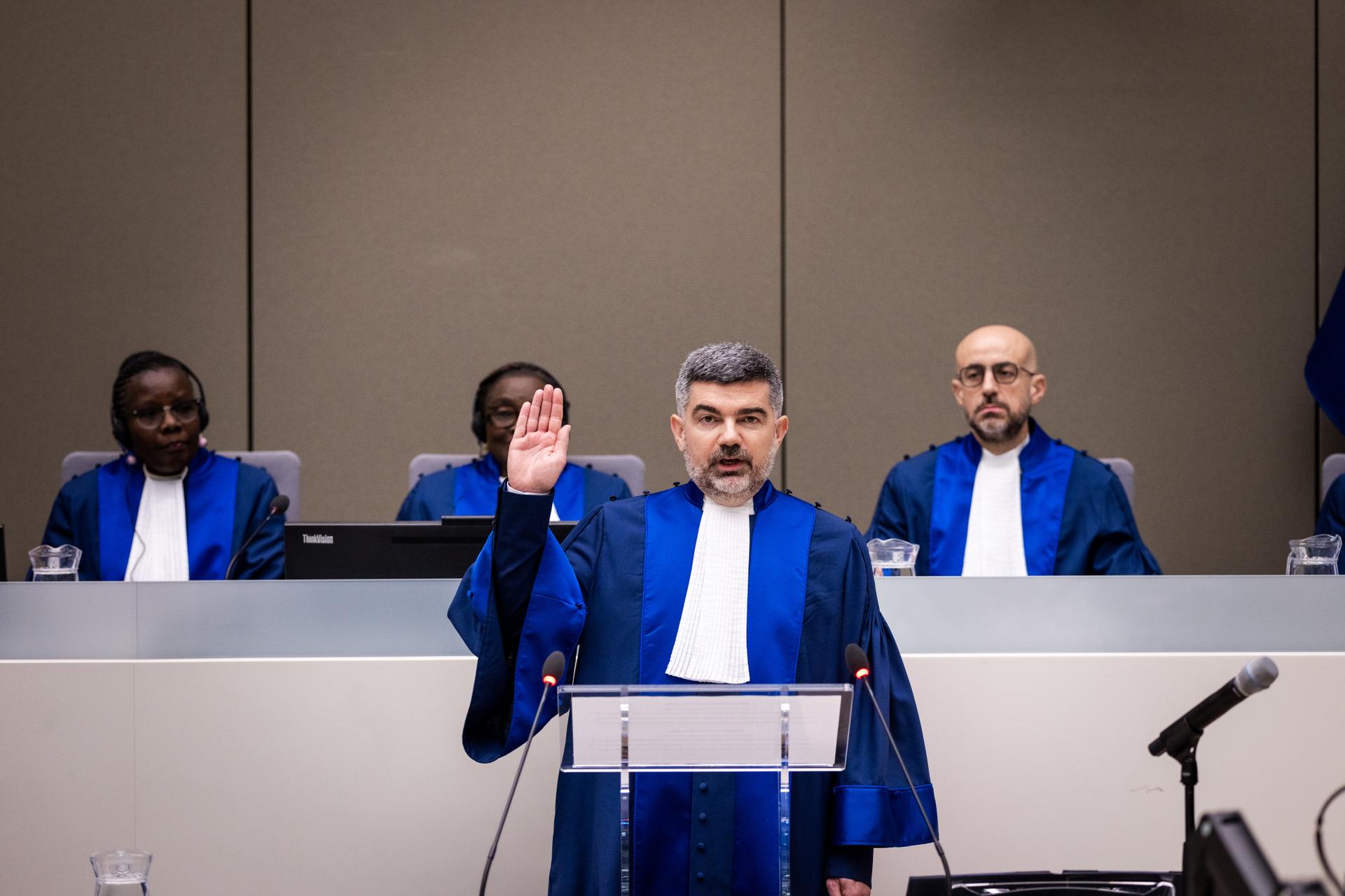 Le juge français Nicolas Guillou au siège de la Cour pénale internationale, à La Haye (Pays-Bas), le 8 mars 2024.