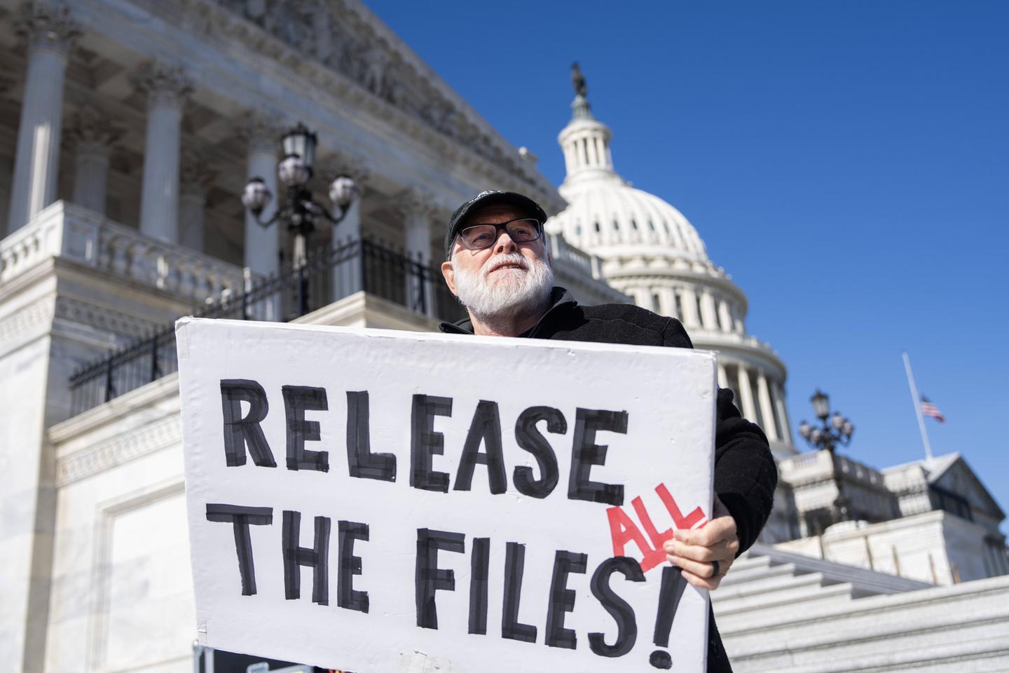 The first time Le Monde wrote about Jeffrey Epstein