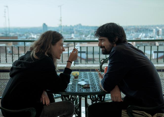 Iria del Rio (Ana) y Francesco Carril (Oscar) en la serie «Los años nuevos», de Rodrigo Sorogoyen.