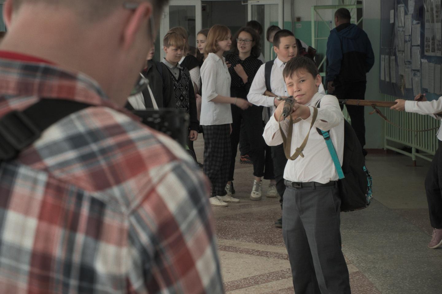 « Mr. Nobody Against Putin », une plongée dans la militarisation des écoles en Russie