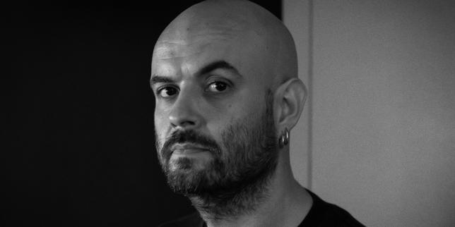 Julien Gosselin, metteur en scène : « C’est ma mission de faire un art qui échappe aux demandes du public telles qu’elles sont formulées par HBO ou Netflix »