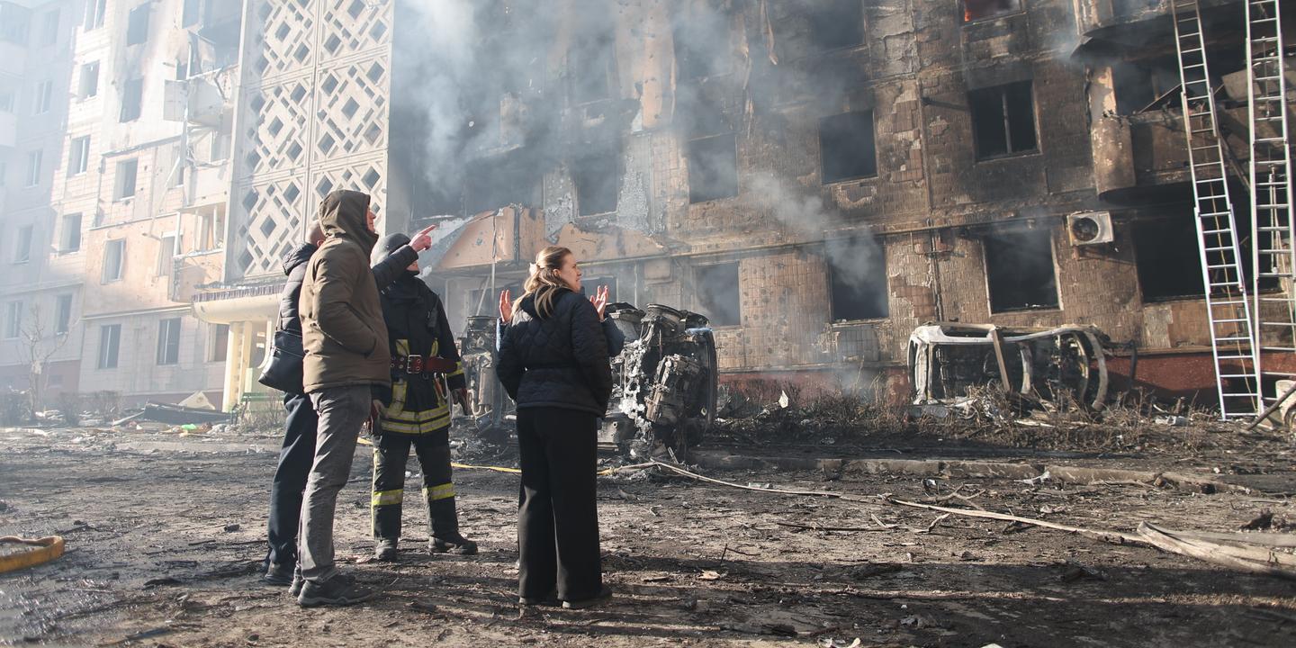 EN DIRECT, guerre en Ukraine : plusieurs villes ukrainiennes attaquées par la Russie, au moins 25 personnes tuées et une centaine d’autres blessées
