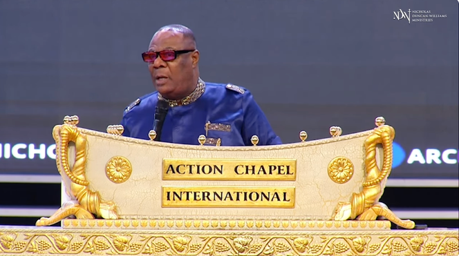 Capture écran de la chaîne Youtube du pasteur évangélique ghanéen Nicholas Duncan-Williams, dans son église de l’Action Chapel International, à Accra, le 19 juin 2025.