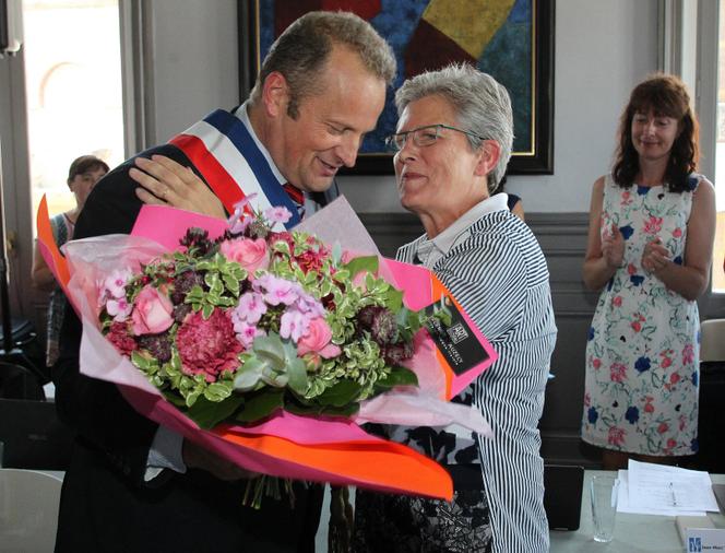 Geneviève Darrieussecq, ancienne maire de Mont-de-Marsan, avait cédé son siège à son premier adjoint Charles Dayot, le 7 juillet 2017 (photo). Elle espère désormais le battre lors des élections de 2026.