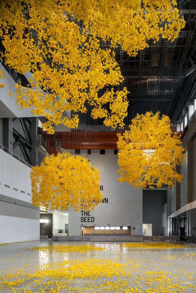 « Arbre fantôme » (2025), du duo américain Allora & Calzadilla, au Power Station of Art, à Shanghaï (Chine), en novembre 2025.