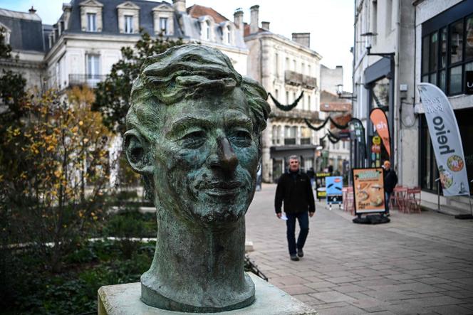 Le buste d’Hergé, à Angoulême, le 20 novembre 2025.