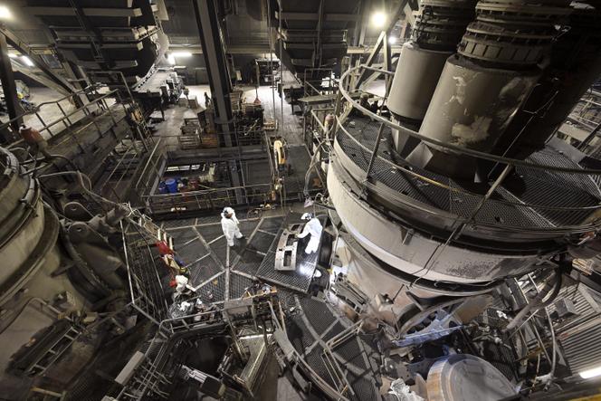 Des ouvriers dans la centrale thermique Emile-Huchet, à Saint-Avold (Moselle), le 12 septembre 2022.