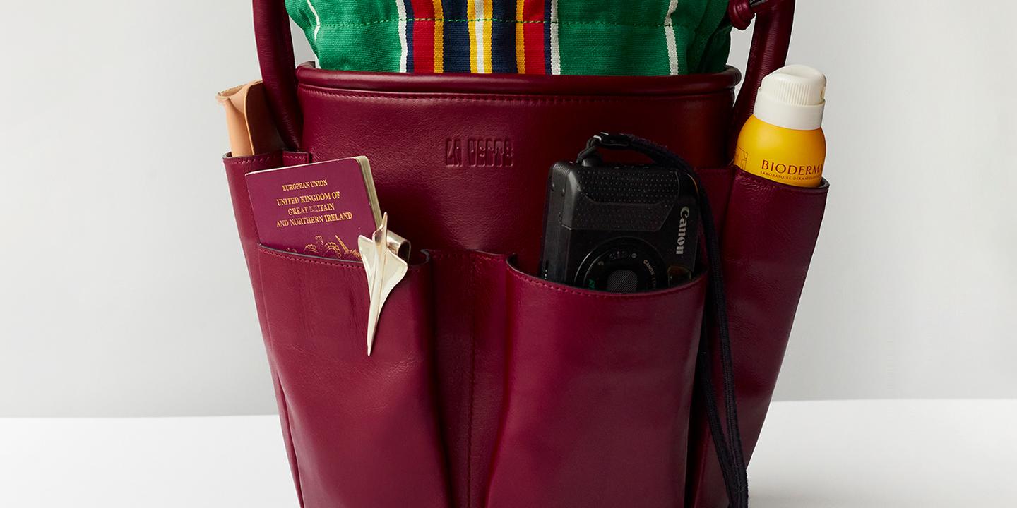 Le sac de jardinier s'offre une nouvelle vie citadine chez les marques de luxe