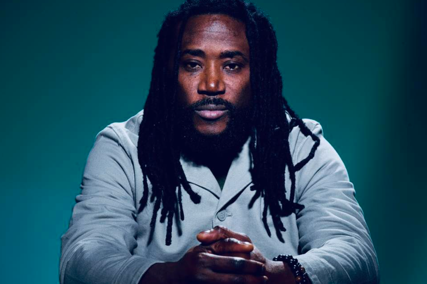 En Guinée, le chanteur Elie Kamano accuse la junte d’avoir enlevé ses enfants