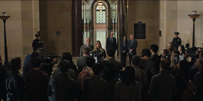 Jennifer Aniston (Alex Levy) et Jeremy Irons (Martin Levy) dans « The Morning Show ». APPLE TV+