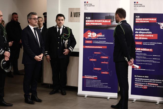 Le ministre de la Justice, Gérald Darmanin, lors d’une visite à la prison de La Santé, à Paris, le 21 novembre 2025. 
