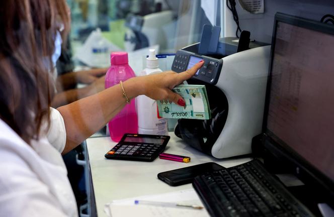 Dans une agence de transfert d’argent, à Beyrouth, le 27 juillet 2022. 