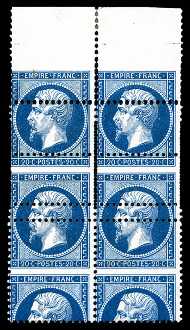 Bloc de quatre timbres imprimé recto-verso, haut de feuille, « Empire » non lauré dentelé (1862), 20 centimes bleu au recto (ici) et olive au verso avec double piquage (dentelure) décalé, prix de départ de 750 euros.
